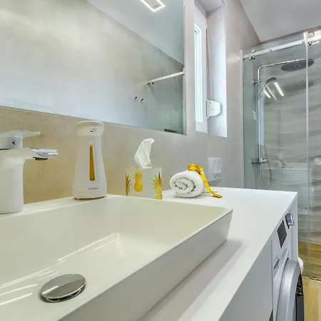 White Luxury *