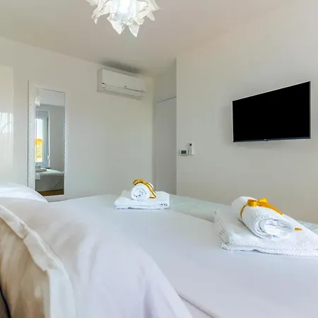 White Luxury * Bibinje