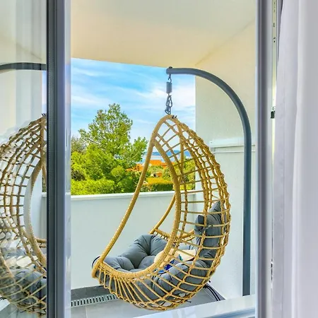White Luxury Bibinje