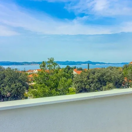 Apartment White Luxury Bibinje