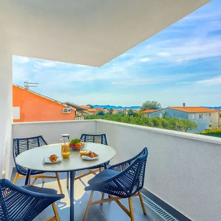Apartment White Luxury Bibinje
