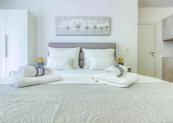 White Luxury *