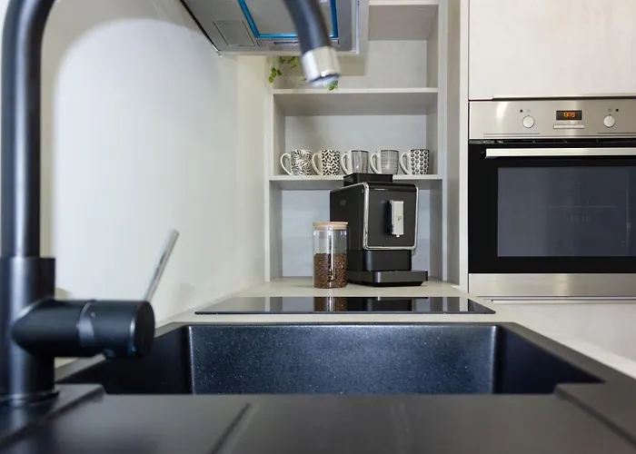 White Luxury Apartman