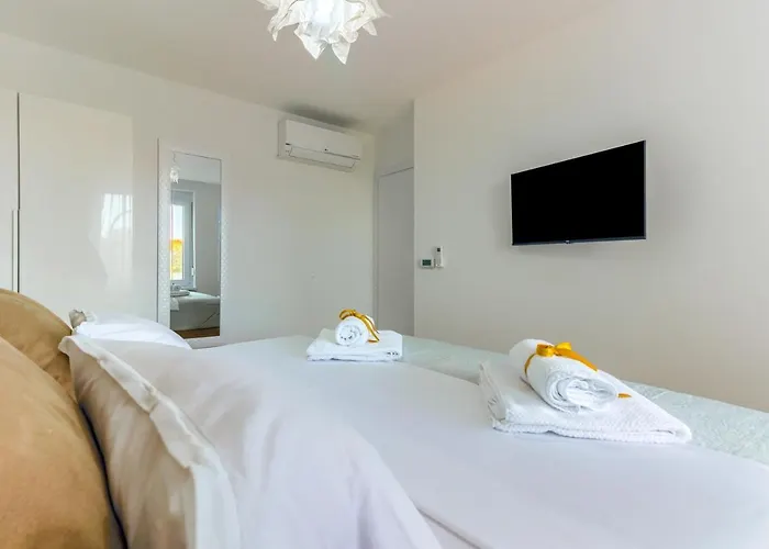 White Luxury * Bibinje