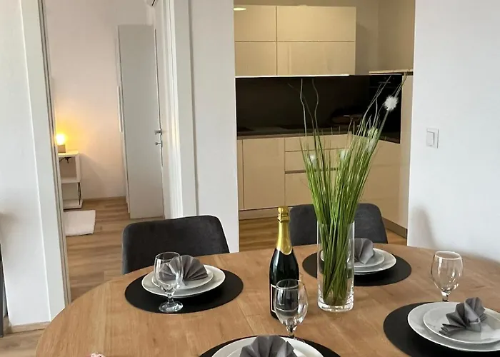 White Luxury Apartment *