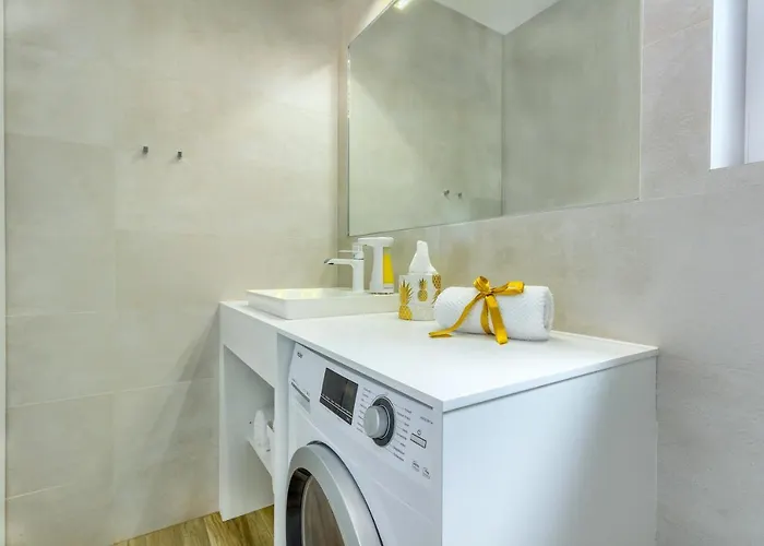 White Luxury * Bibinje